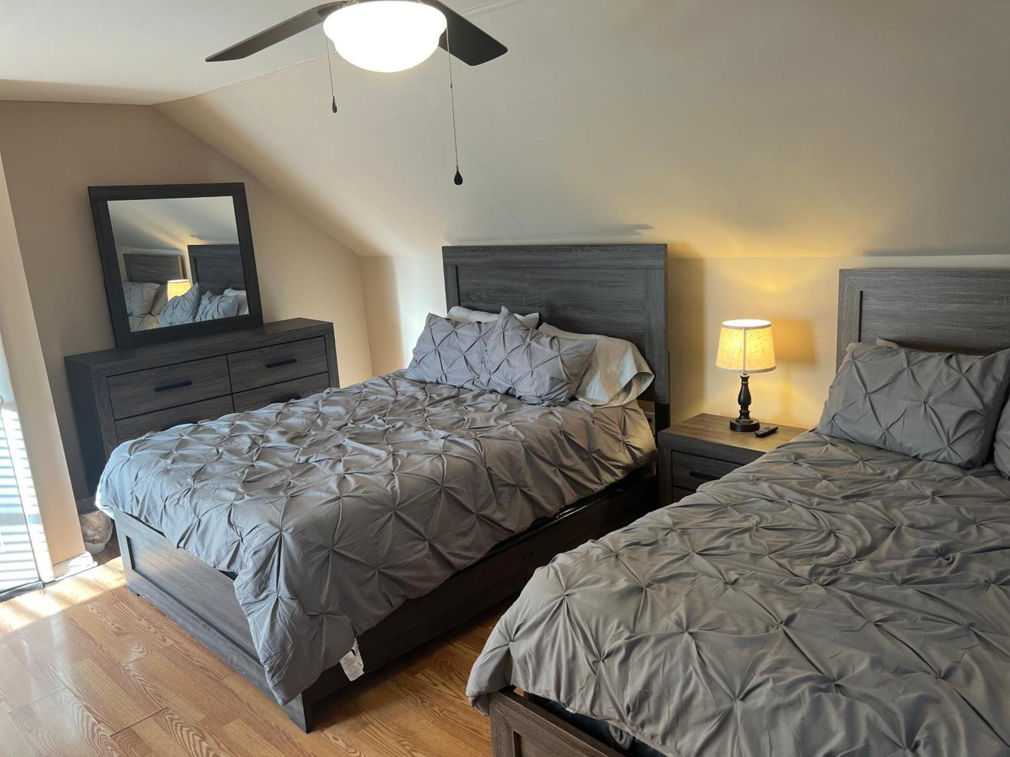 Spacious 3 Bedroom Ewing Home -Quiet Трентън Екстериор снимка