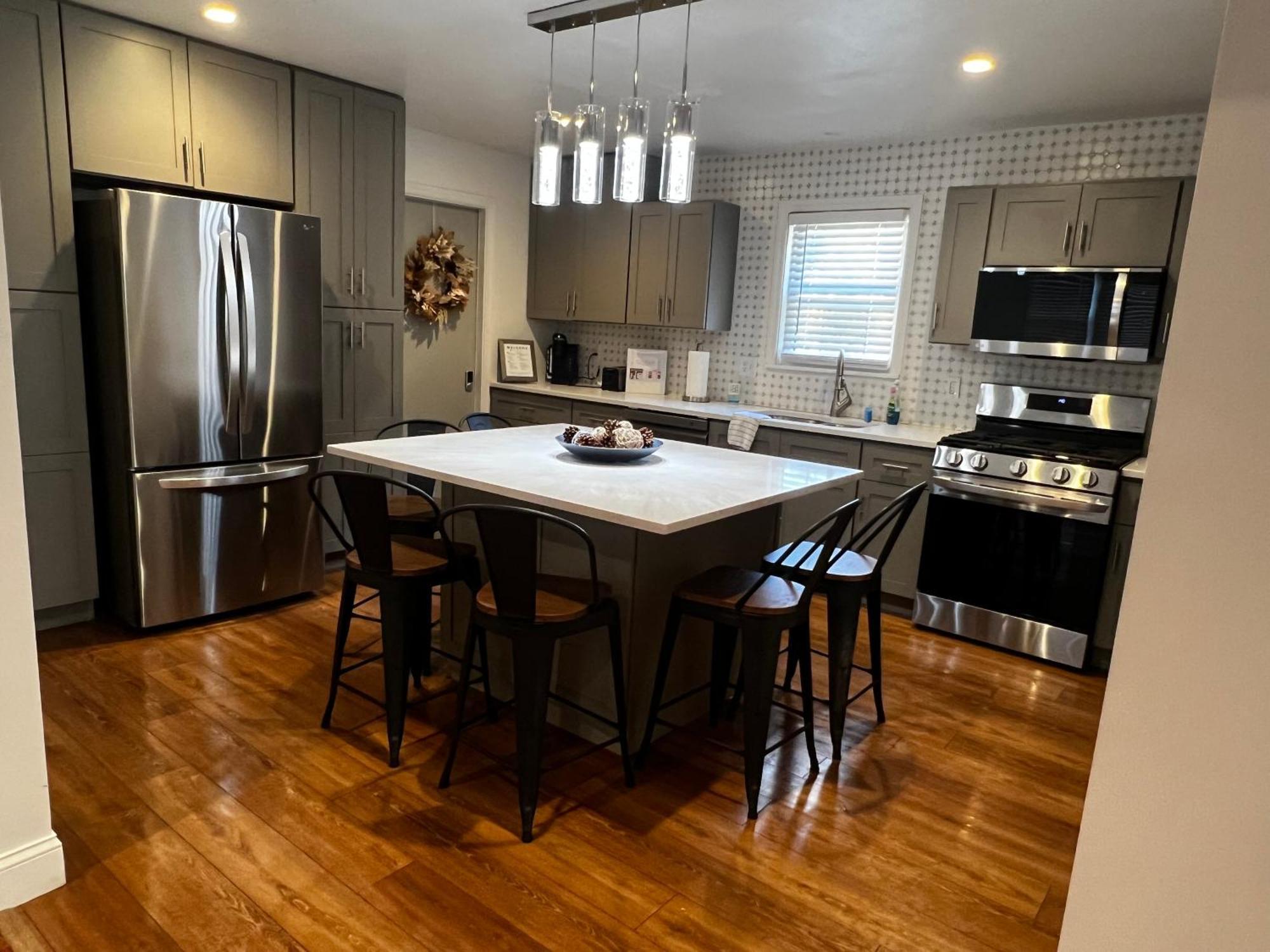Spacious 3 Bedroom Ewing Home -Quiet Трентън Екстериор снимка