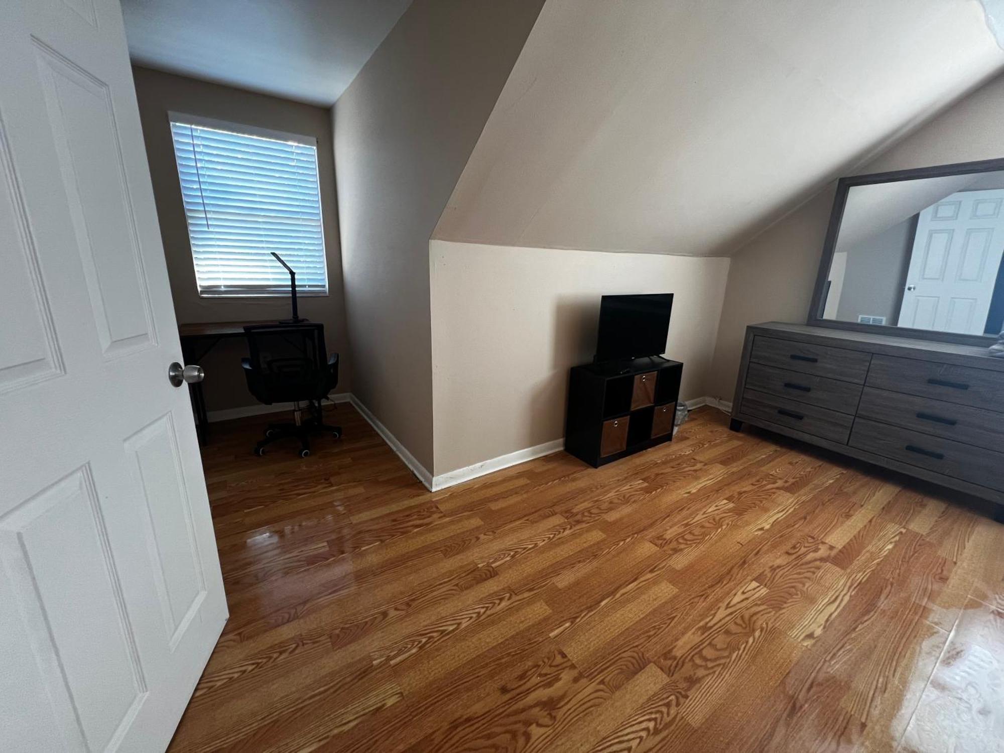 Spacious 3 Bedroom Ewing Home -Quiet Трентън Екстериор снимка